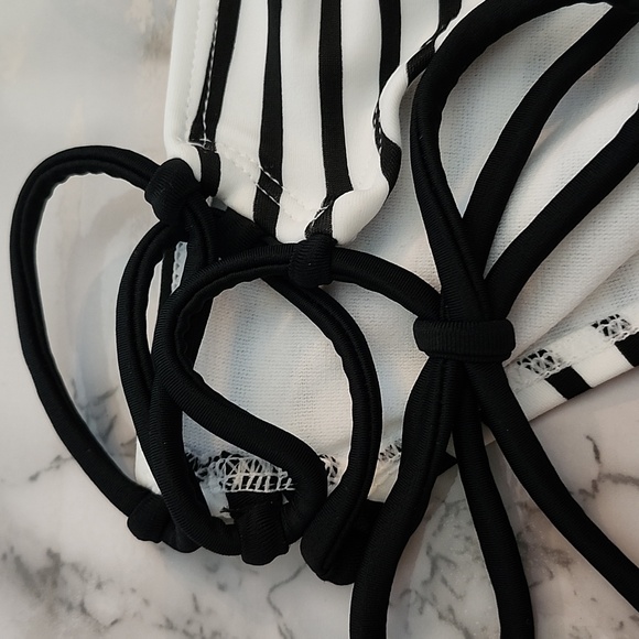 NWT Set of Bikini Bottoms size Large - Picture 4 of 16